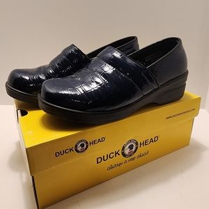 Duck Head Becky Clogs  Closed Back Slip On Mules Nursing Shoes  Navy  8 M